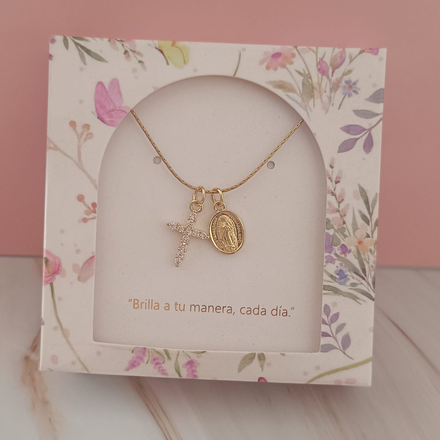 Cadena Cruz y Virgen de Guadalupe