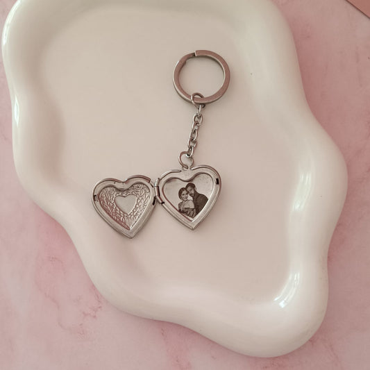 Llavero Relicario Bordado