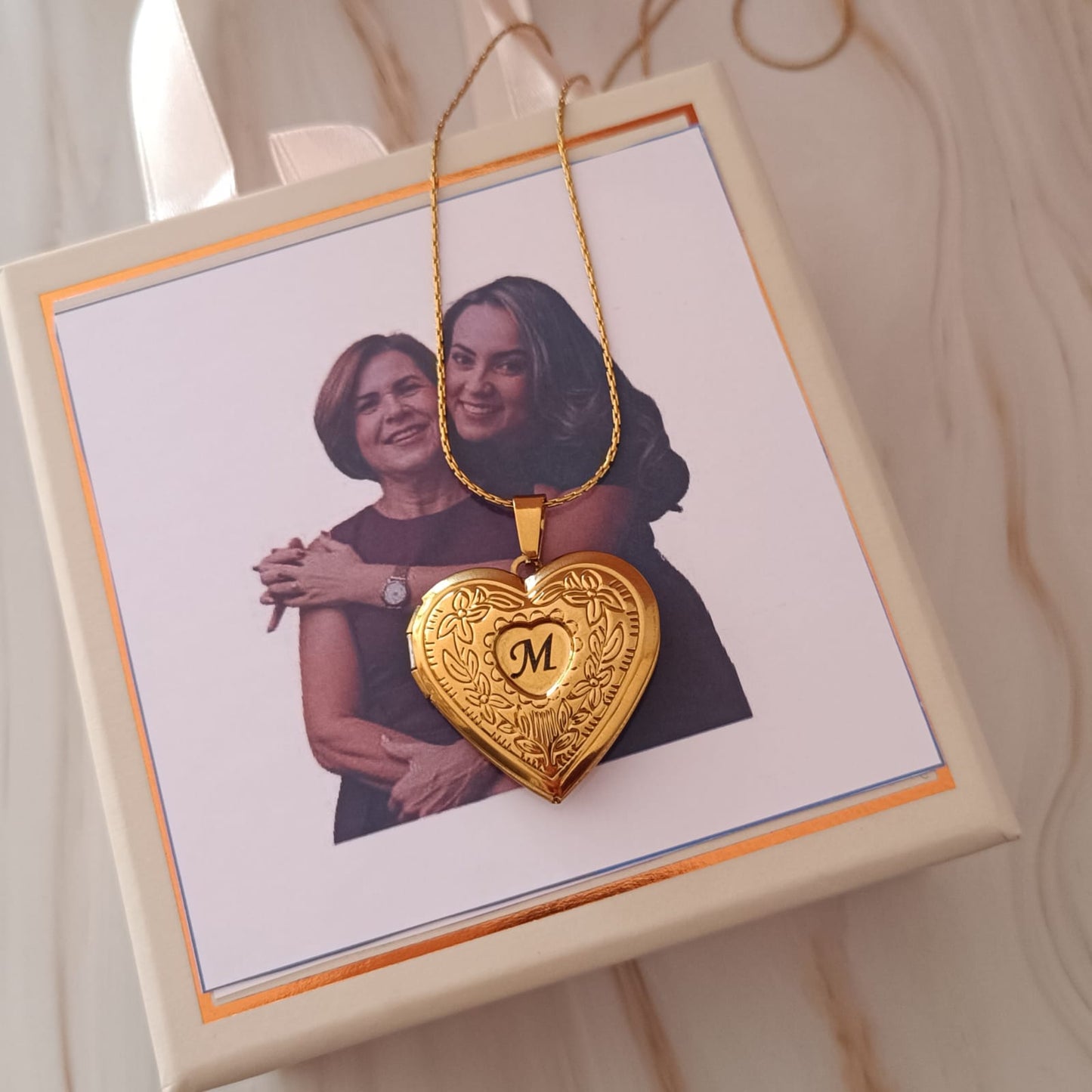 Cadena Relicario Corazón Bordado